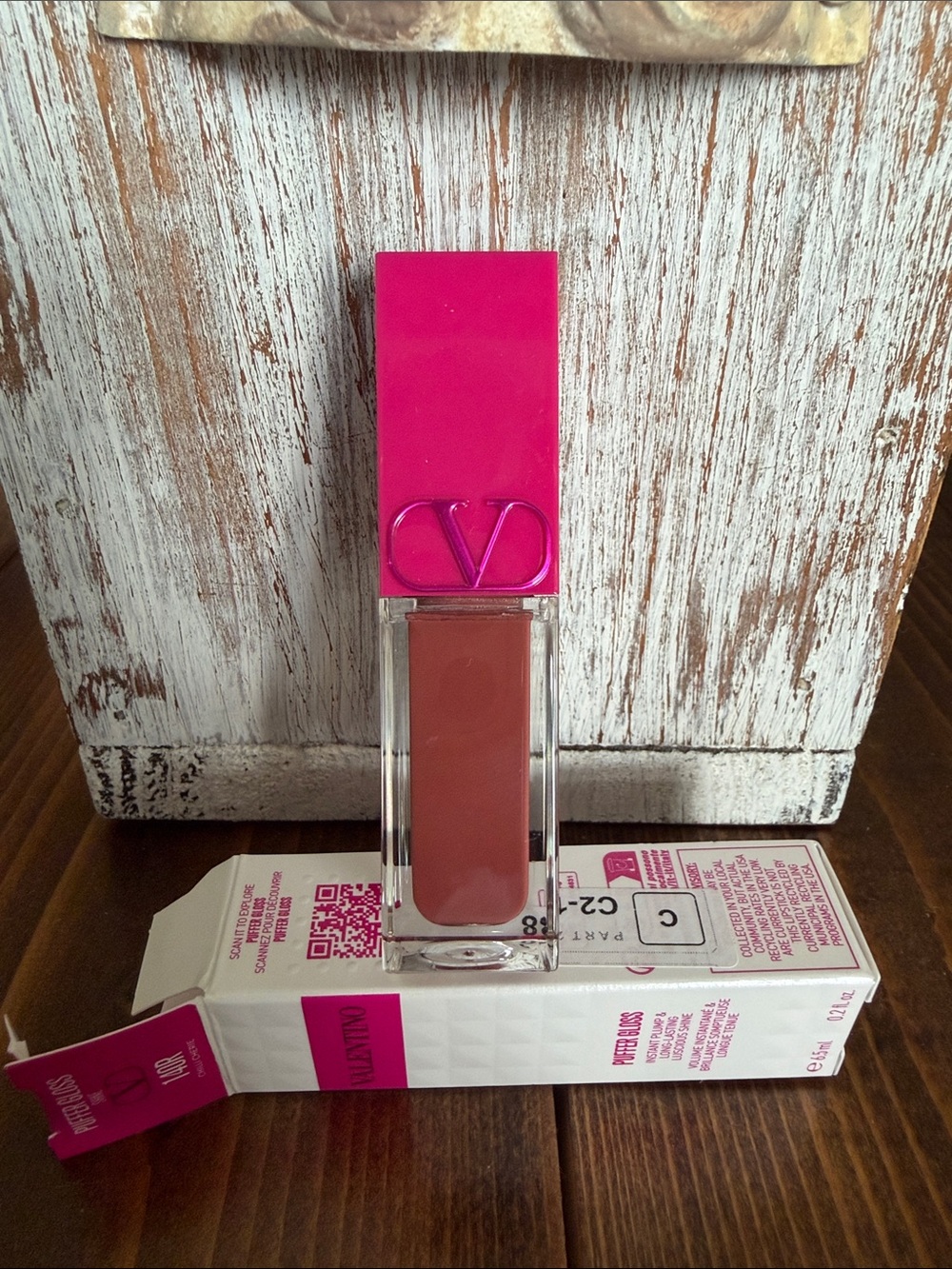 Valentino Puffer Gloss 140R color DISCONTINUED COLOR!! full size